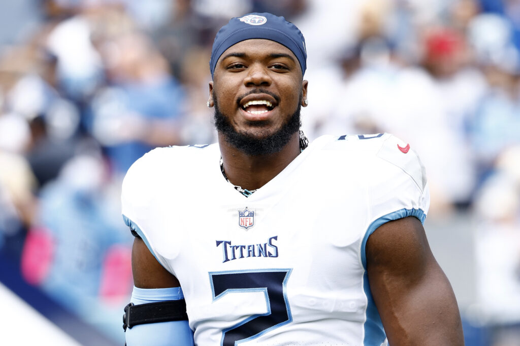 #2 Azeez Al-Shaair, Treats Foster Care Teens To Tennessee Titans Game
